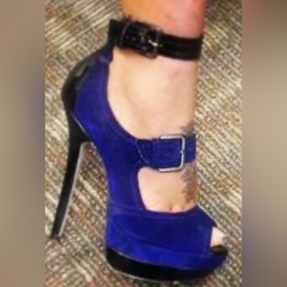 Bakers, Blue Genuine Upper Leather Strapped Platforms size 6.5 NWOT